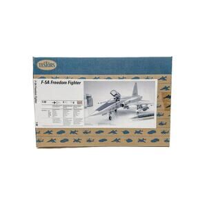 Testors F-5A Freedom Fighter 1:48 Scale Model Kit 7521